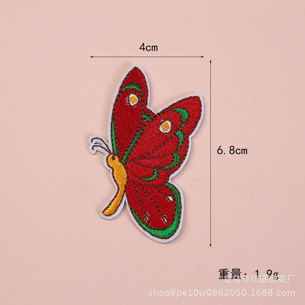 Fuente de fábrica colorida mariposa punto bordado adhesivo de tela autoadhesivo hermoso accesorios de ropa adorable adhesivo al por mayor