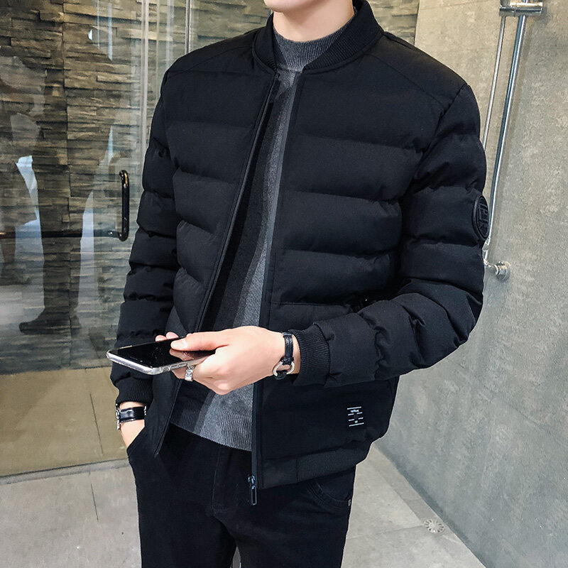 Chaqueta de invierno de algodón para hombre, nueva chaqueta casual corta de moda, chaqueta cálida y gruesa con cuello de béisbol para hombre.