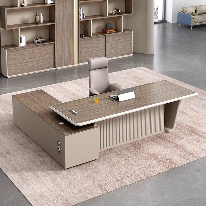 Nuevo tipo de escritorio de jefe simple y moderno presidente de escritorio grande con gabinete lateral pintado simple gerente de escritorio