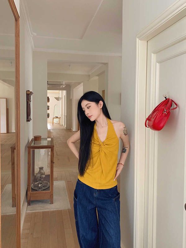 法式辣妹v领挂脖针织刺绣露背背心女夏外穿多巴胺显白柠檬黄上衣|undefined