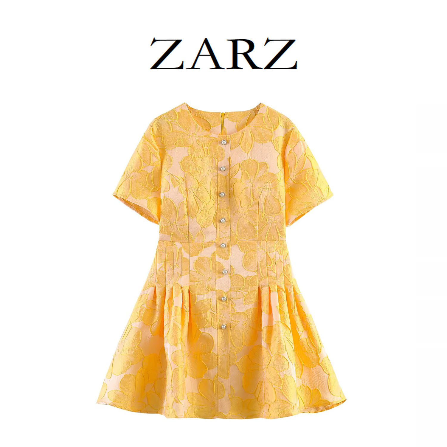 Cute dress with a round collar