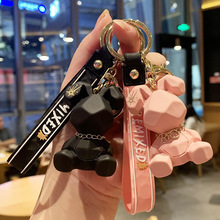 Portachiavi per auto con zaino e macchina a forma di coniglio in resina, con artiglio, ciondolo di celebrità di Internet_voghion.com