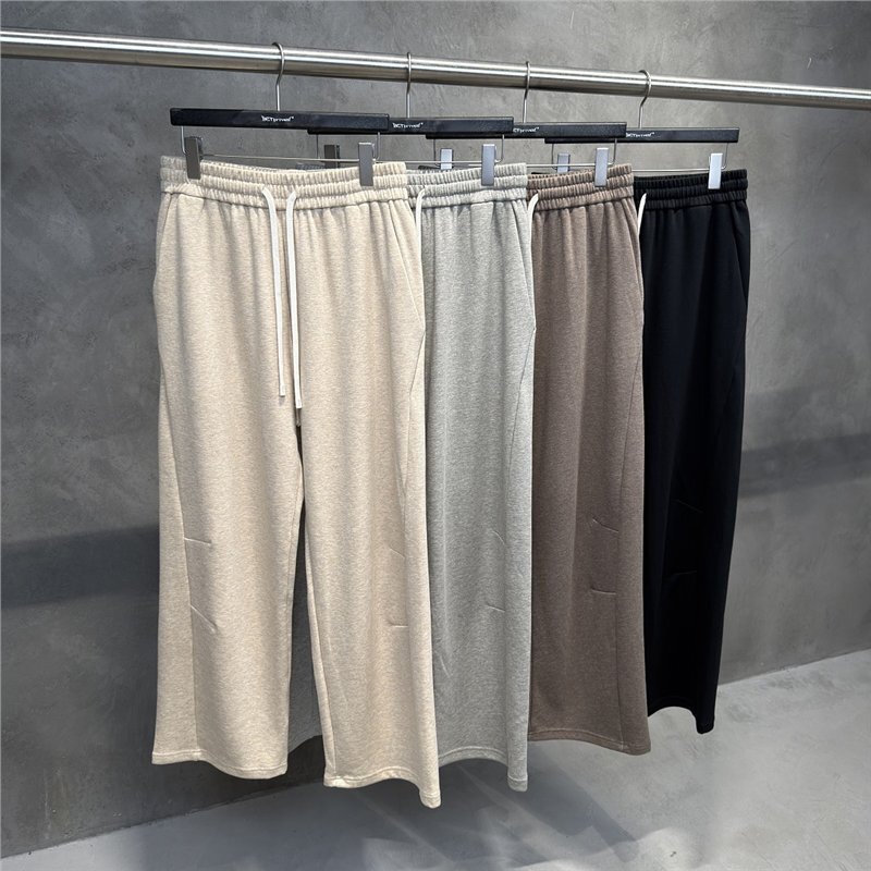 European and American high street men's clothing, understated luxury, old money style, textured straight-leg trousers, sweatpants European and American high street men's clothing, understated luxury, old money style, textured straight-leg trousers, sweatpants