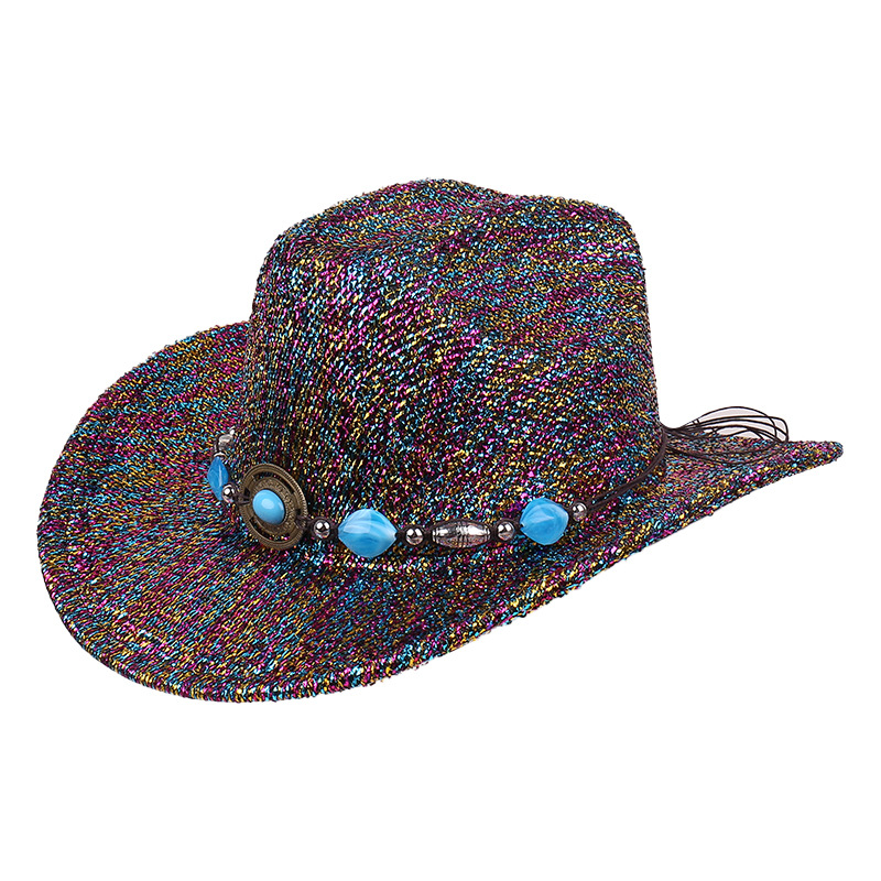 Sombrero de color negro + cadena de piedras preciosas