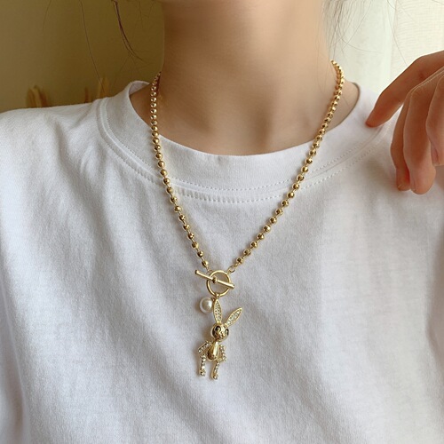 The rabbit necklace that can move in the Dongdaemun South Korea, Japan and Korea short versatile necklace sweater, wearing clavicle chain