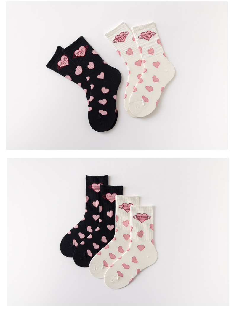 Unisex/both men and women can trend love in the tube socks