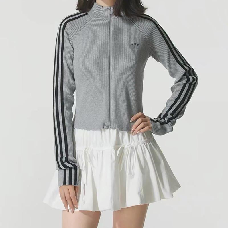 Three-leaf embroidered logo fashion slim-fit cardigan sweatshirt for women, 2026 new model, three-stripe knitted top jacket for spring and autumn