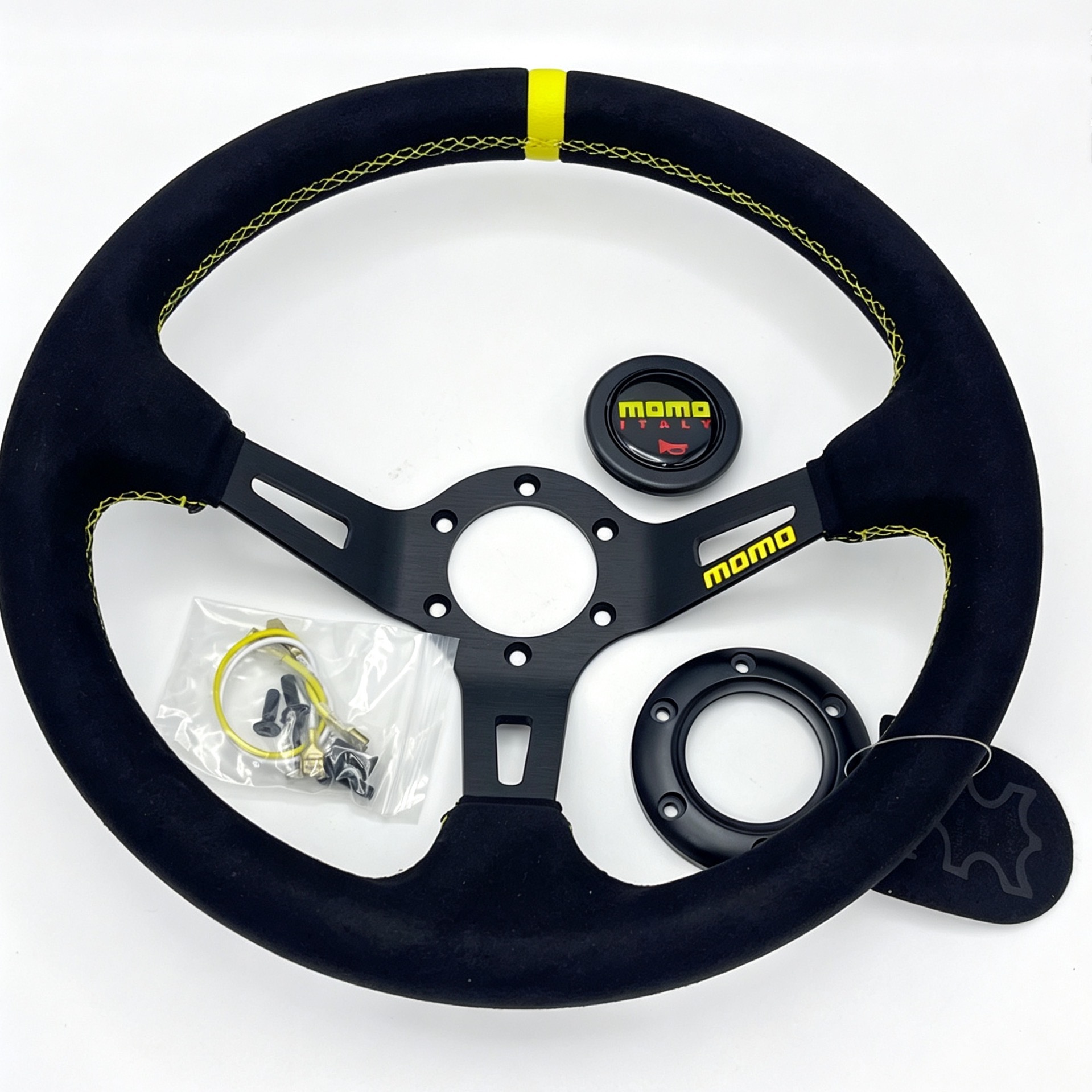 Cross-border bestseller momo new model full speed sports personalized suede racing drift steering wheel universal