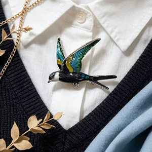Chinese-Style Retro Enamel Animal Brooch, Elegant and Luxurious Swallow Brooch, Bird Pin, Versatile Clothing Accessory, in Stock
