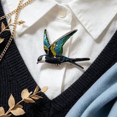 Chinese-Style Retro Enamel Animal Brooch, Elegant and Luxurious Swallow Brooch, Bird Pin, Versatile Clothing Accessory, in Stock