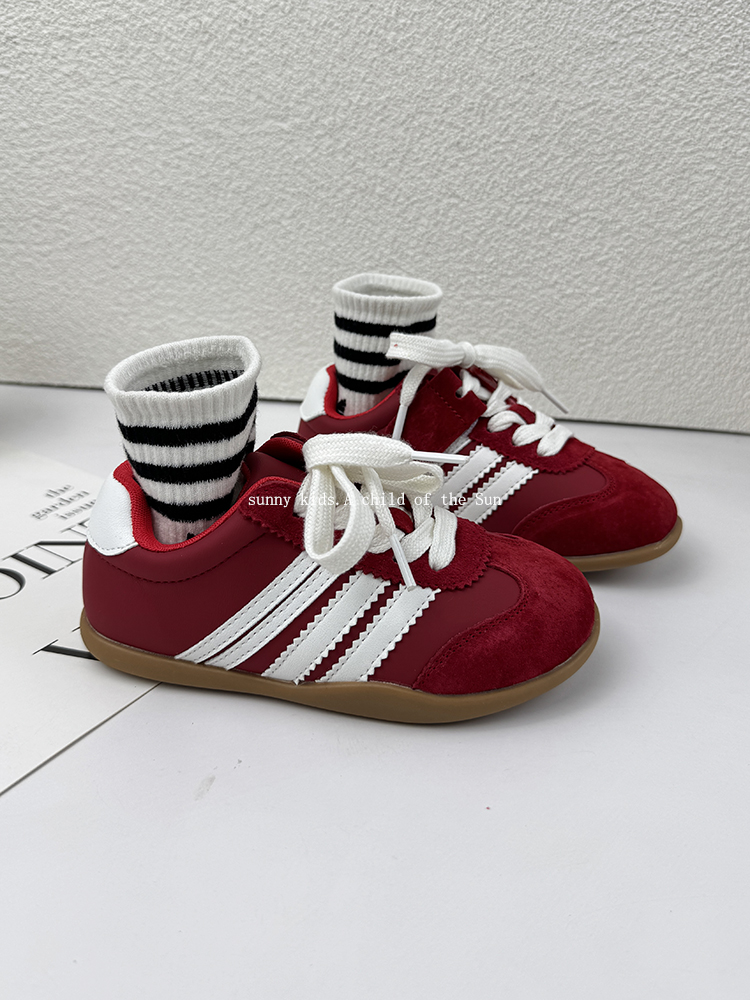 2025 zapatos coreanos de entrenamiento para niños zapatos de otoño nuevos zapatos de skate para niñas Agan zapatos deportivos ligeros para niños versátiles