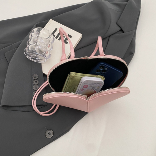 跨境包包女新款小众设计感斜挎包网红爱心型单肩包独特潮流腋下包