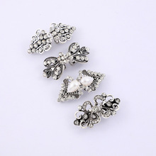 跨境时尚水钻丝巾扣个性复古百搭毛衣链镂空合金珍珠胸针披肩夹