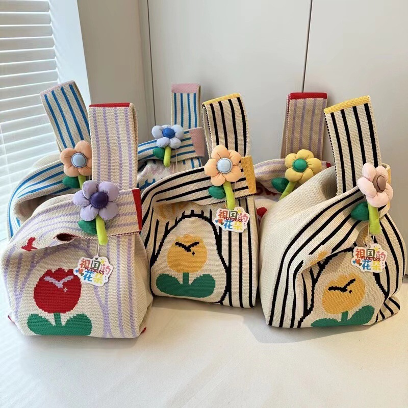 Textured Handheld Small Bag 2024 Summer New Girl Heart Mobile Phone Bag Wool Knitted Small Square Bag Crossbody Bag