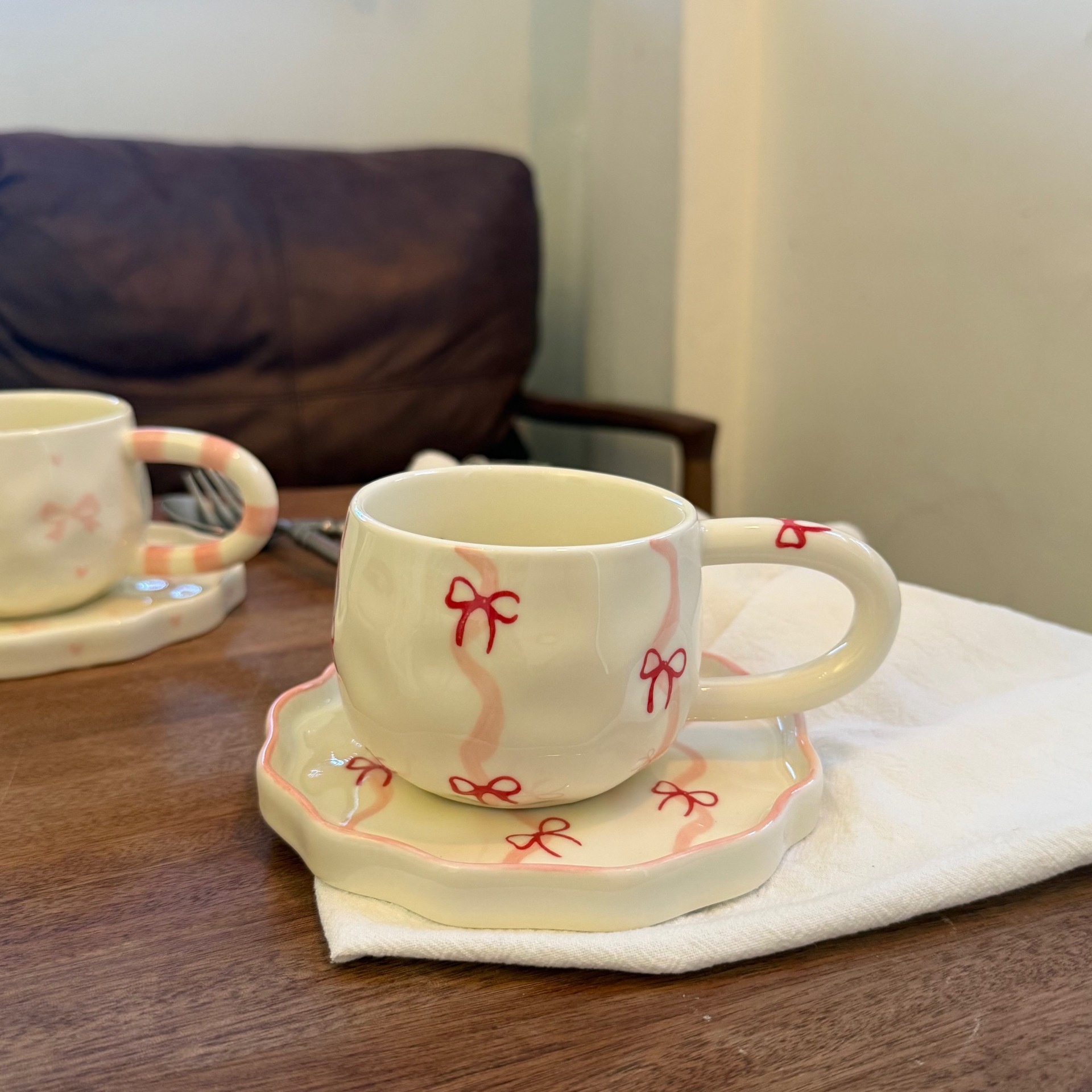 Navidad francesa retro pinza de mano pura pintada a mano taza de café de cerámica plato de alto valor plato de postre de té de la tarde