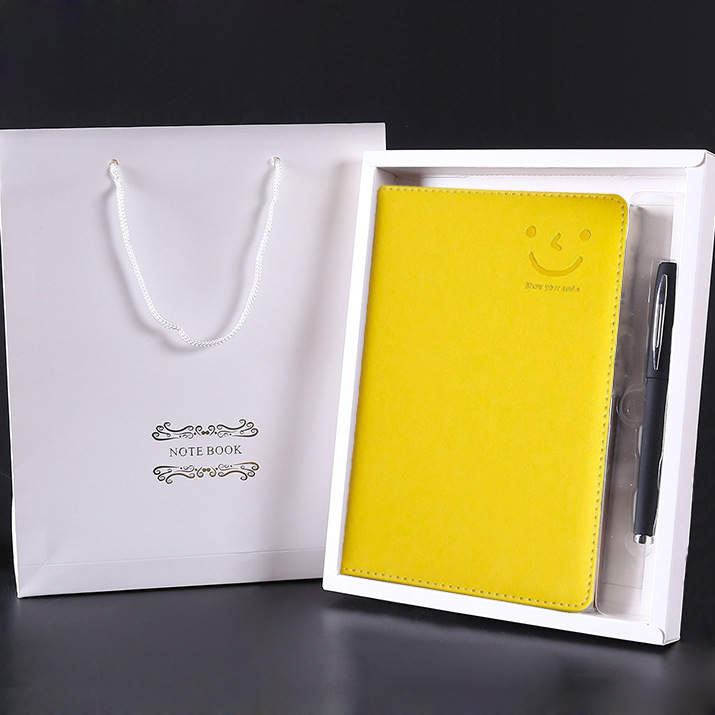 Gift box with pen yellow