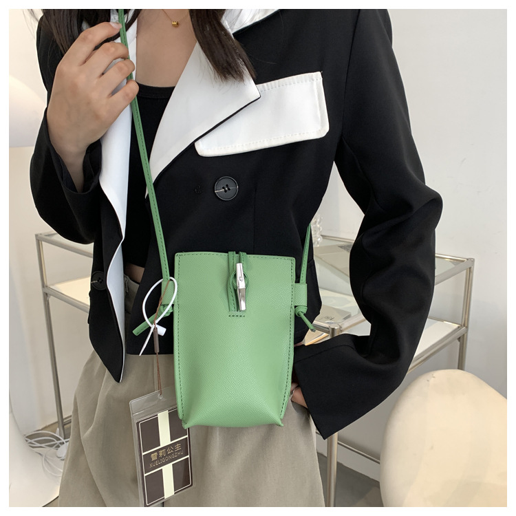 Women's Pu Leather Solid Color Fashion Square Buckle Crossbody Bag display picture 5