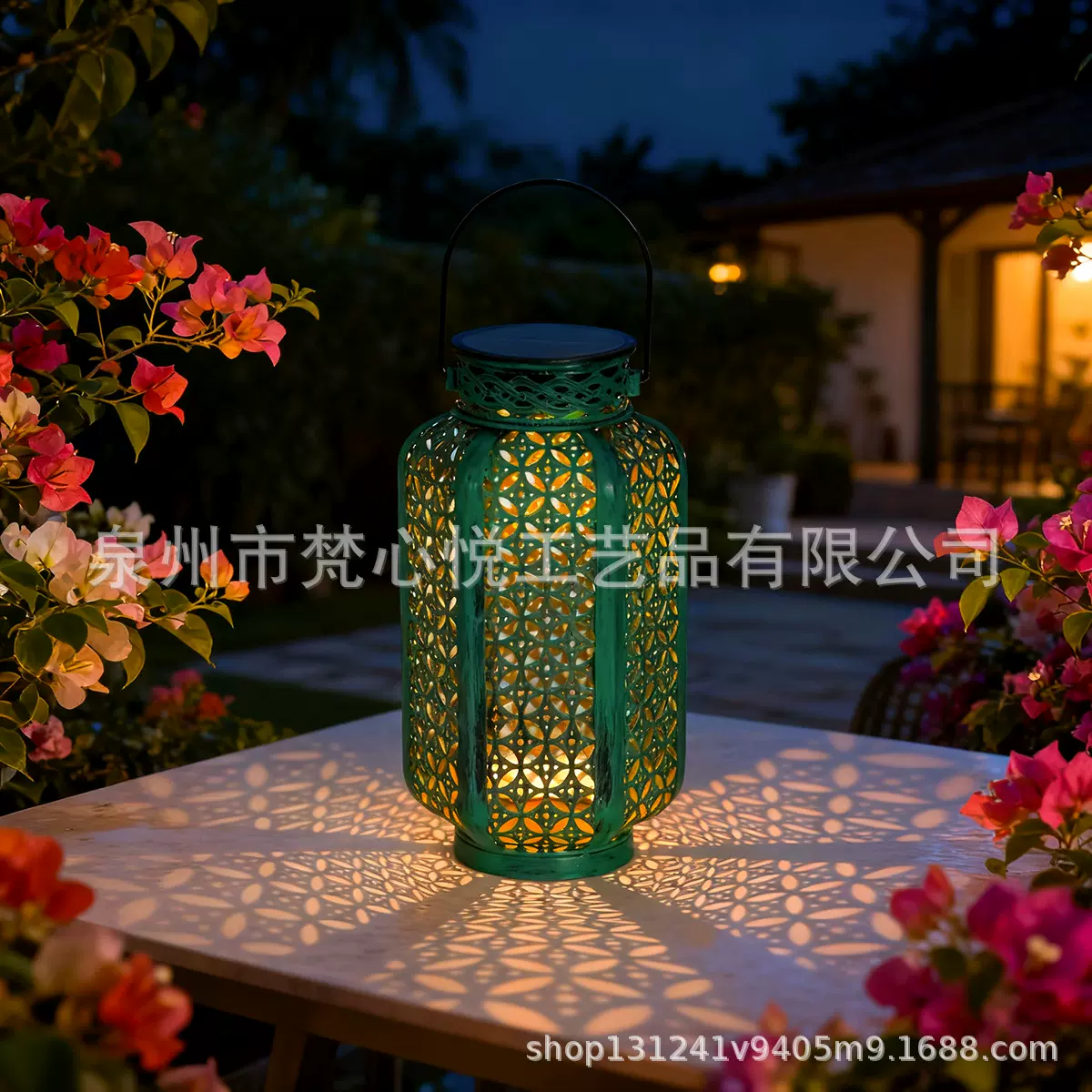 创意太阳能灯铁艺镂空投影灯笼户外草坪装饰景观灯花园摆件庭院灯