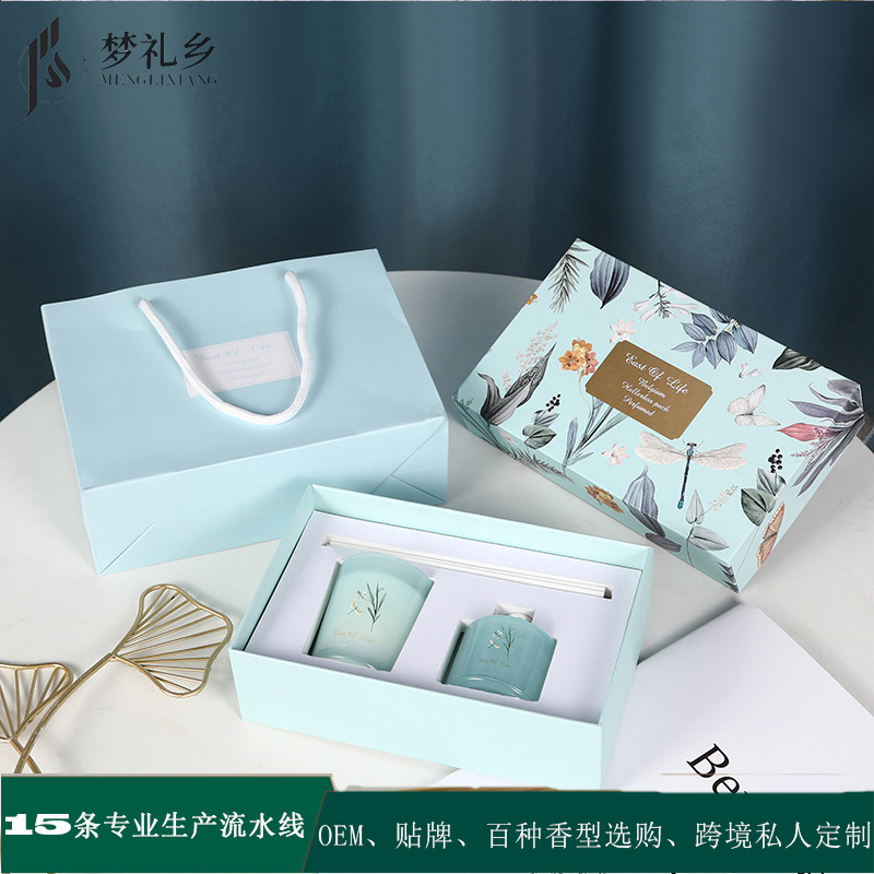 Personalizado al por mayor caja de regalo set de cera de soja perfume aceite esencial creativo regalo de Navidad acompañante