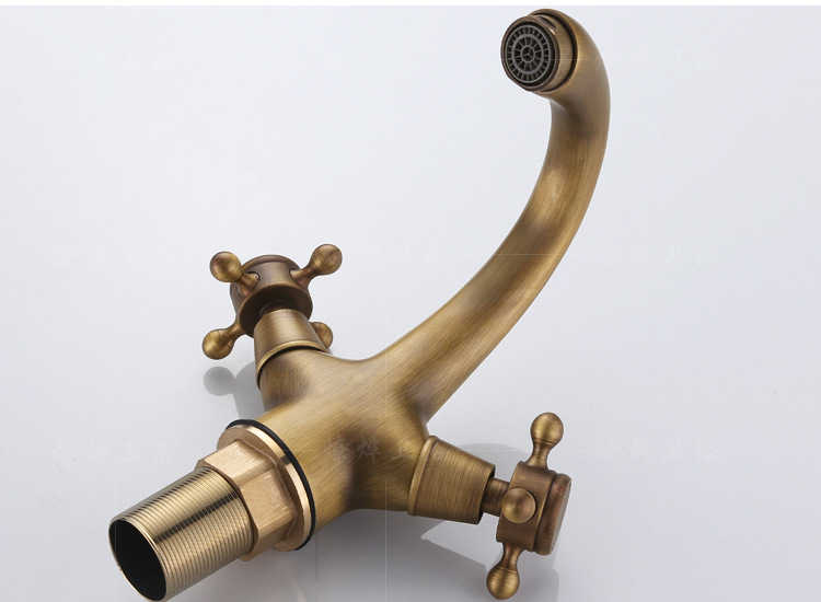 All-copper European-style antique hot and cold water faucet, washbasin, horn faucet, retro kitchen sink, rotatable retro faucet undefined
