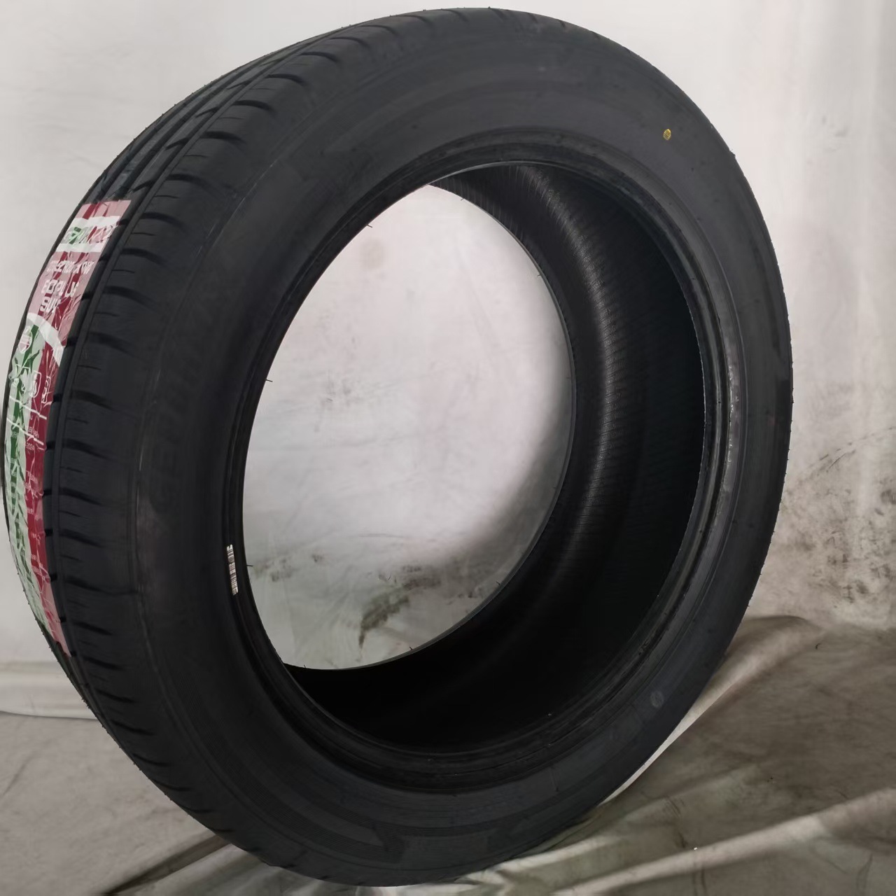 Brand New Genuine Car Tires with High Cost Performance, Model 2754520, Suv, Brand New, Wear-Resistant, Durable, and Rugged
