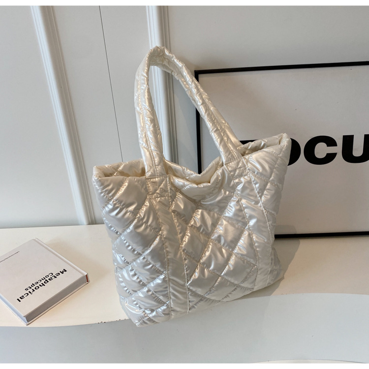 Nuova borsa da donna di grande capacità, alla moda e semplice, monospalla, borsa da ascella, borsa da viaggio versatile a forma di diamante, borsa tote a mano_voghion.com