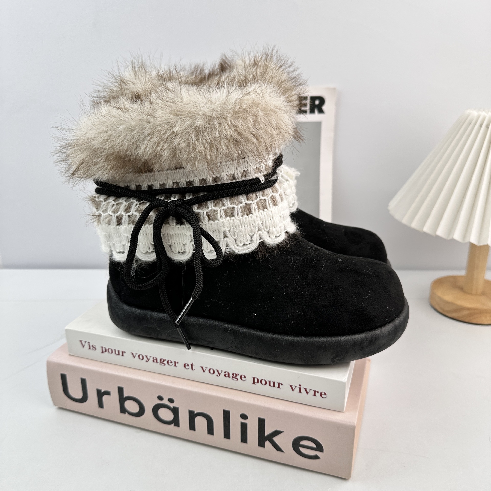 Bota de nieve de moda para mujeres invierno 2025 con suela gruesa de vello, zapatos de algodón caliente en el viento. image 9