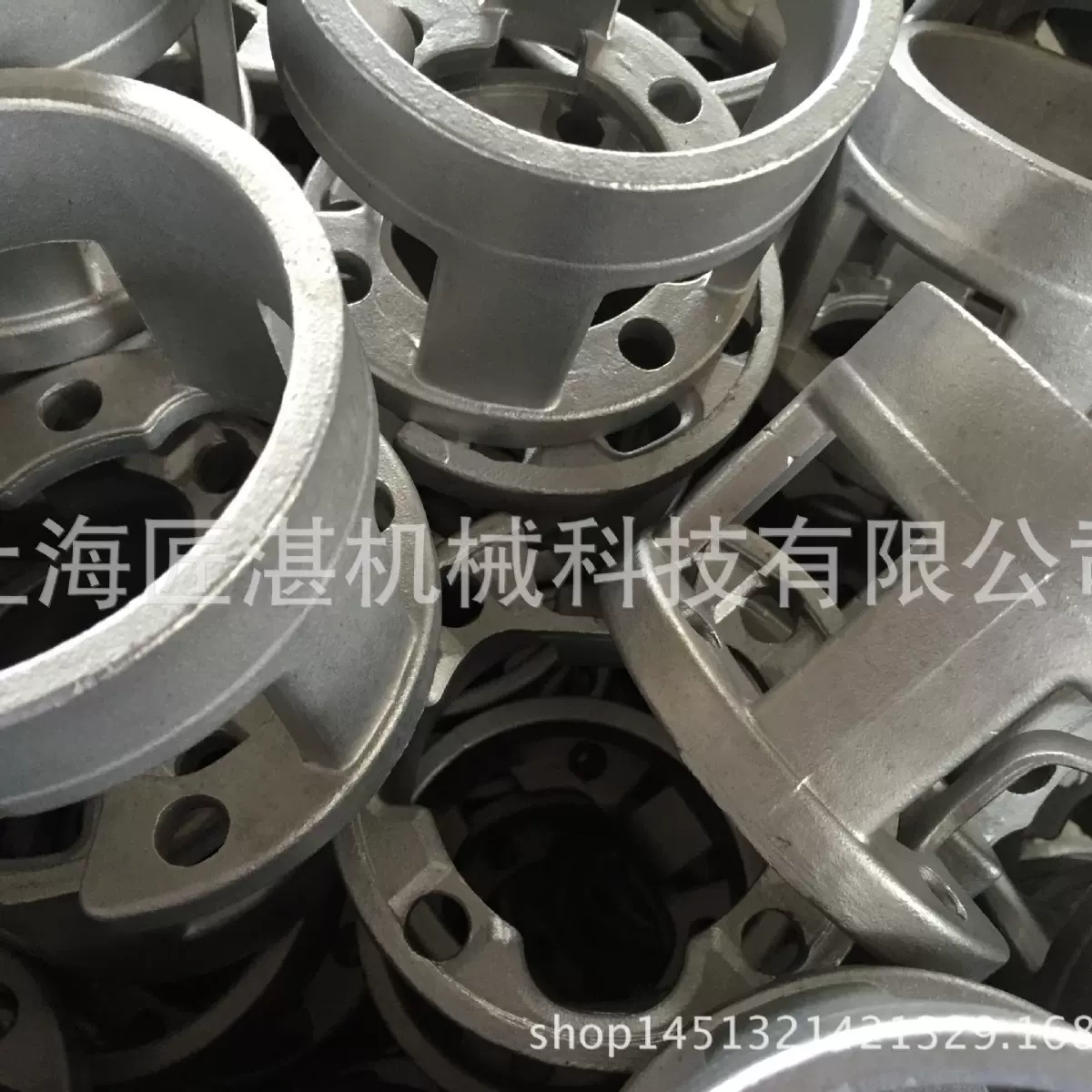 专业生产加工各种不锈钢精密铸件，出水口，连泵，深井泵配件