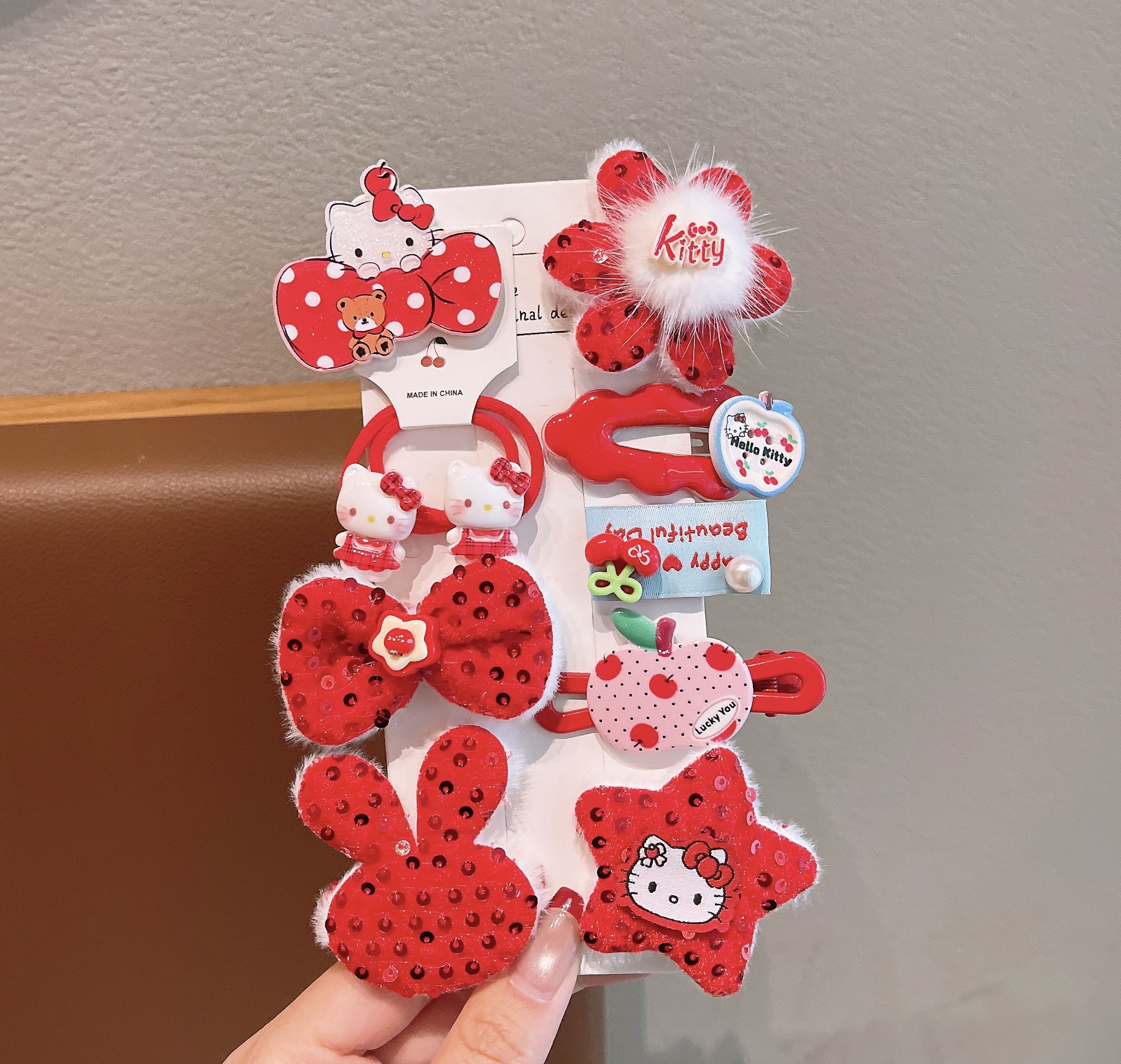 Otoño y invierno peludo clip para el cabello niñas adorables accesorios para el cabello niñas tarjetas de cabello tiernas clip para el cabello de niños