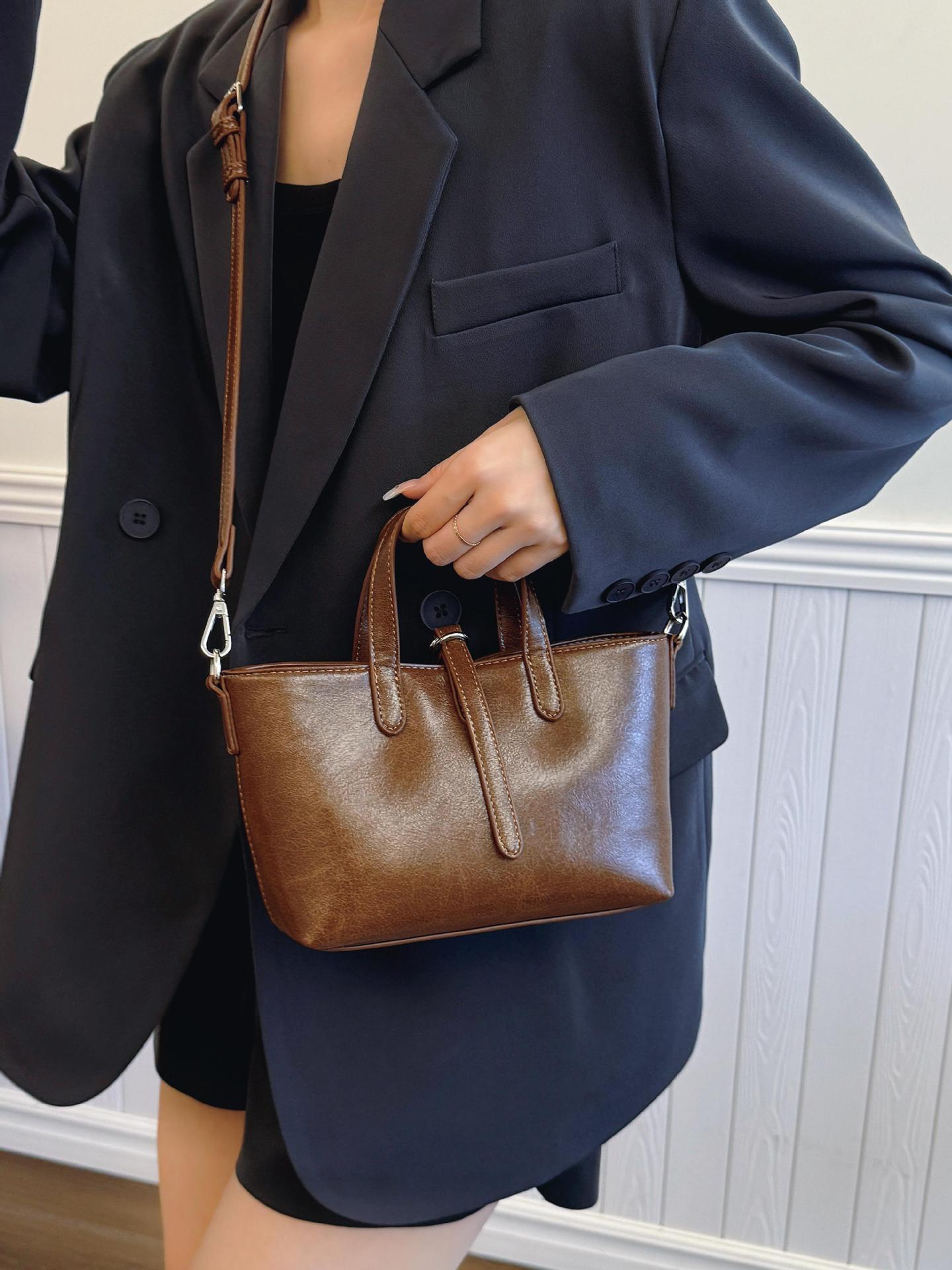 Transfronterizo retro alta sensación bolso de mano mujer 2025 nuevo ocio simple bolso cuadrado textura versátil mochila