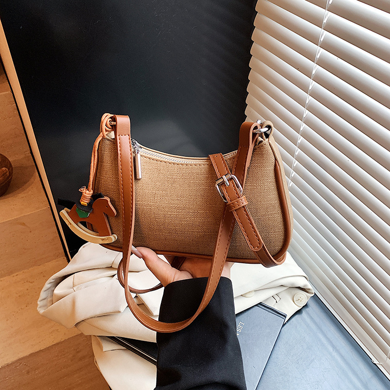 Exquisita bolsa de fuego para mujeres 2025 nuevo verano versátil bolso de hombro bolso de braza colisión color bolso pequeño image 2