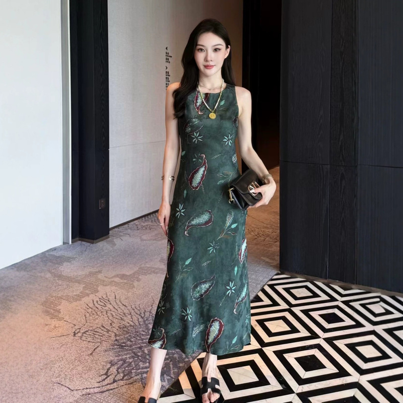 Slim-Fit Long Dress, Ultra-Long Fishtail Dress, Deep V-Neck Sleeveless Tank Dress, High-End Bias-Cut Rayon Xiangyun Silk Printed Dress