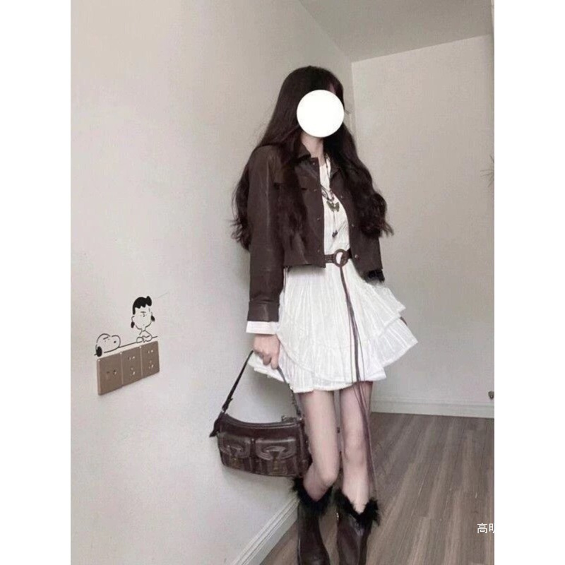 American classic retro biker brown versatile leather jacket + gentle romantic waist-cinching white dress set American classic retro biker brown versatile leather jacket + gentle romantic waist-cinching white dress set