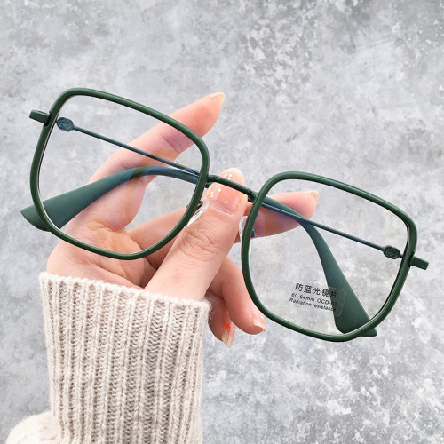 Anti-blue light flat mirror  new trendy street style metal glasses for men and women, Internet celebrities can be equipped with myopia glasses frames