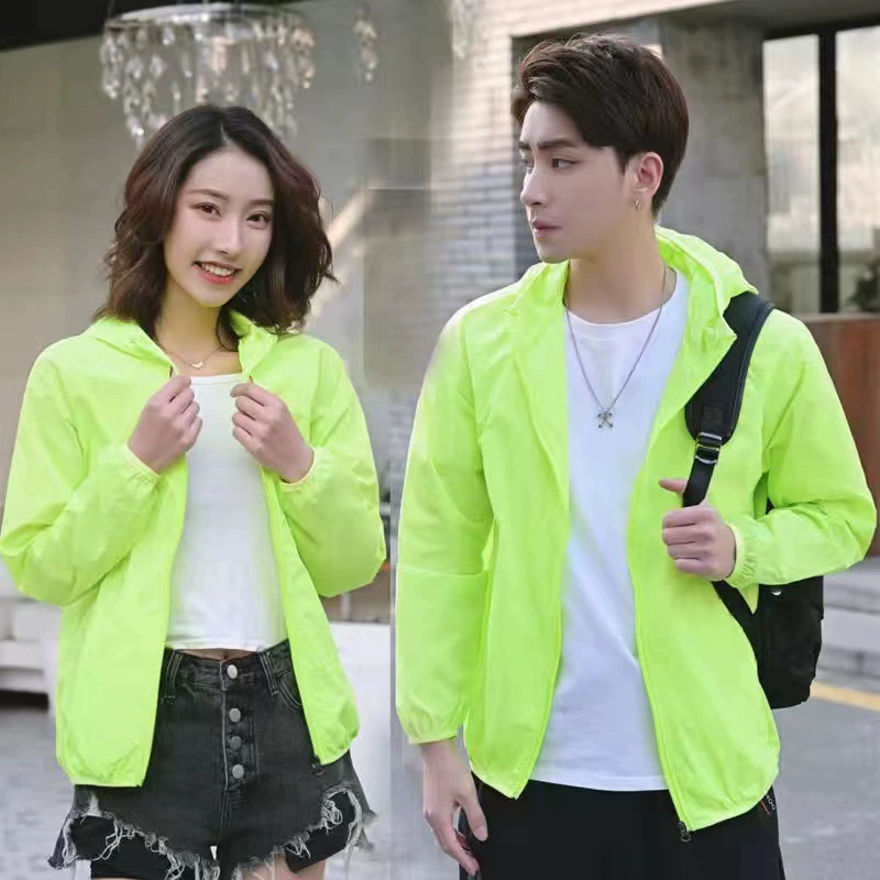 Солнцезащитная одежда для мужчин и женщин, летняя тонкая одежда с длинными рукавами, универсальная солнцезащитная одежда, новая дышащая куртка с капюшоном 2025 года оптом.