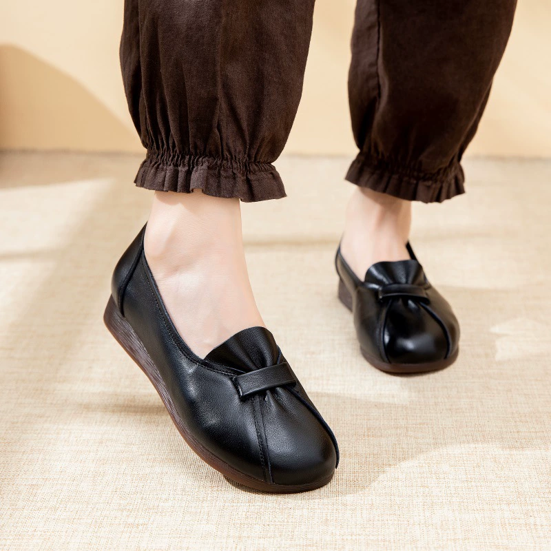 Shoes for mother, footwear, genuine leather, soft sole, for middle age
