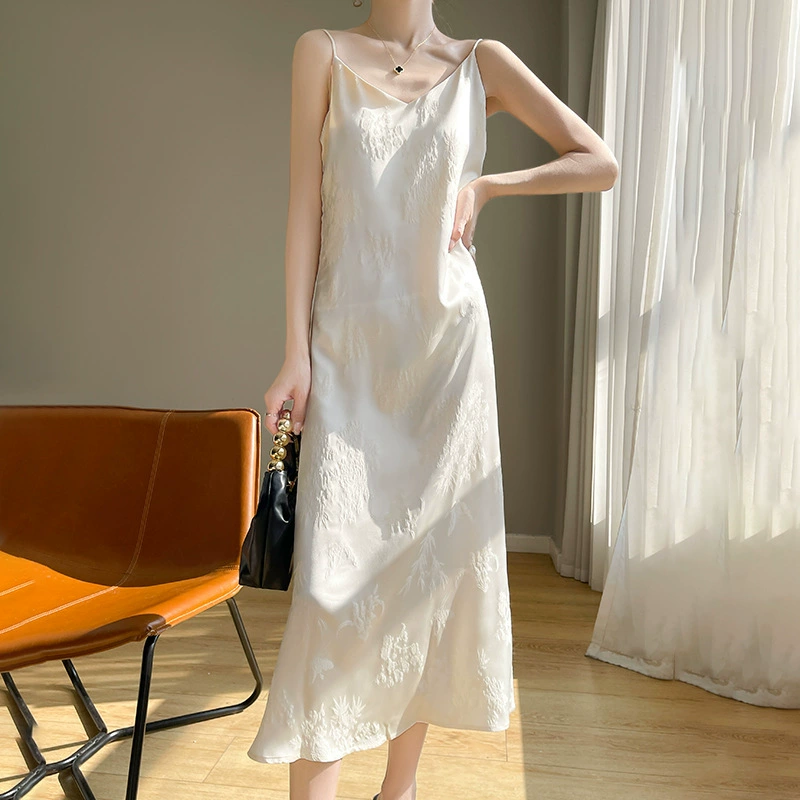 Новый китайский стиль сексуальный жаккардовый подтяжка платье женский атласный белый длинный юбка весна и лето 2024 новый стиль стиль