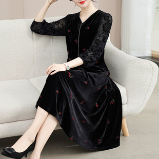 Spring and Autumn Fashionable Middle-Aged Women's Dresses Mid-Length Gold Velvet Skirt Three-Quarter Sleeves Embroidered Elegant New Spring Clothes