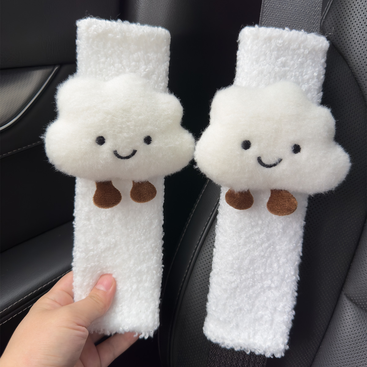 Car Interior Seatbelt Shoulder Protector, Lambswool Shoulder Pad with Cloud Decoration