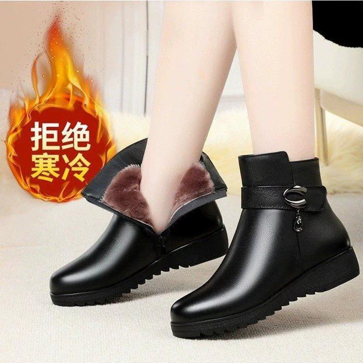 2025 модные хлопковые ботинки для женщин зимой, короткие ботинки на бархатной и утолщенной плоской подошве, мягкая подошва, нескользящая теплая хлопчатобумажная обувь, кожаная обувь, обувь для мам.