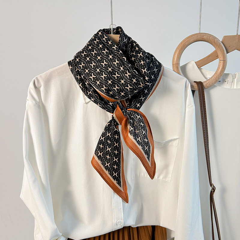 Nicho retrógrado seda monocapa toallas paralelas de moda transfronteriza japonesa y coreana mujer alta sensación de lana toallas de impresión de seda