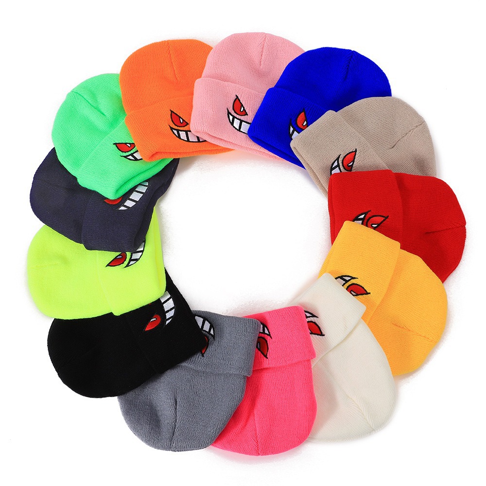 Bonnet en maille ludique avec un motif de diable souriant - Chapeau unisexe chaud et coupe-vent pour l'automne et les activités de plein air._voghion.com
