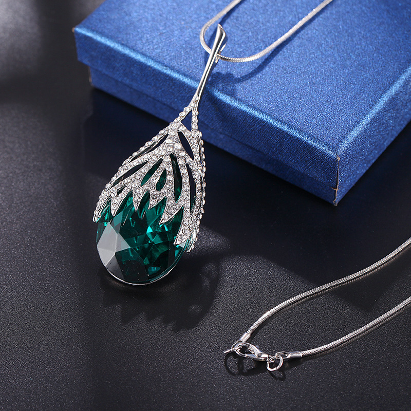 wholesale fashion diamond-studded water drop crystal pendant necklace nihaojewelry