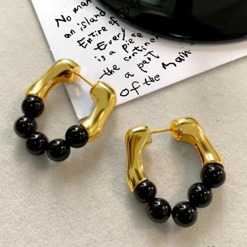 Labret stud lip piercing jewelry styling detail