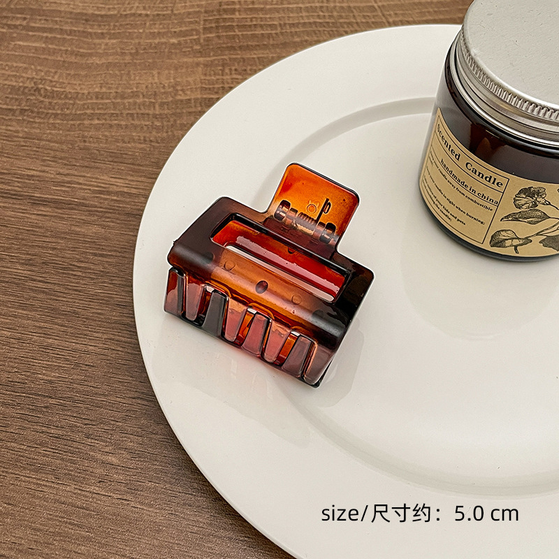 Milk Brown horquilla grande hacia atrás cabeza clip de pelo tocado de las mujeres principios de primavera de alto grado updo tiburón horquilla