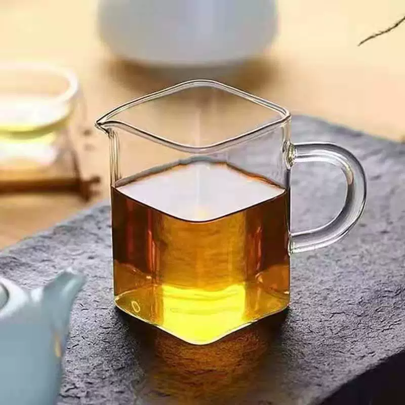 Квадентная стеклянная модная чайная пара