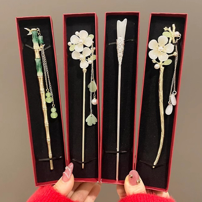 Clipper de cabello de flores de estilo antiguo, temperamento femenino de alto nivel, temperamento versátil, clipper de cabello de estilo chino, clipper de cabello de cabeza posterior.