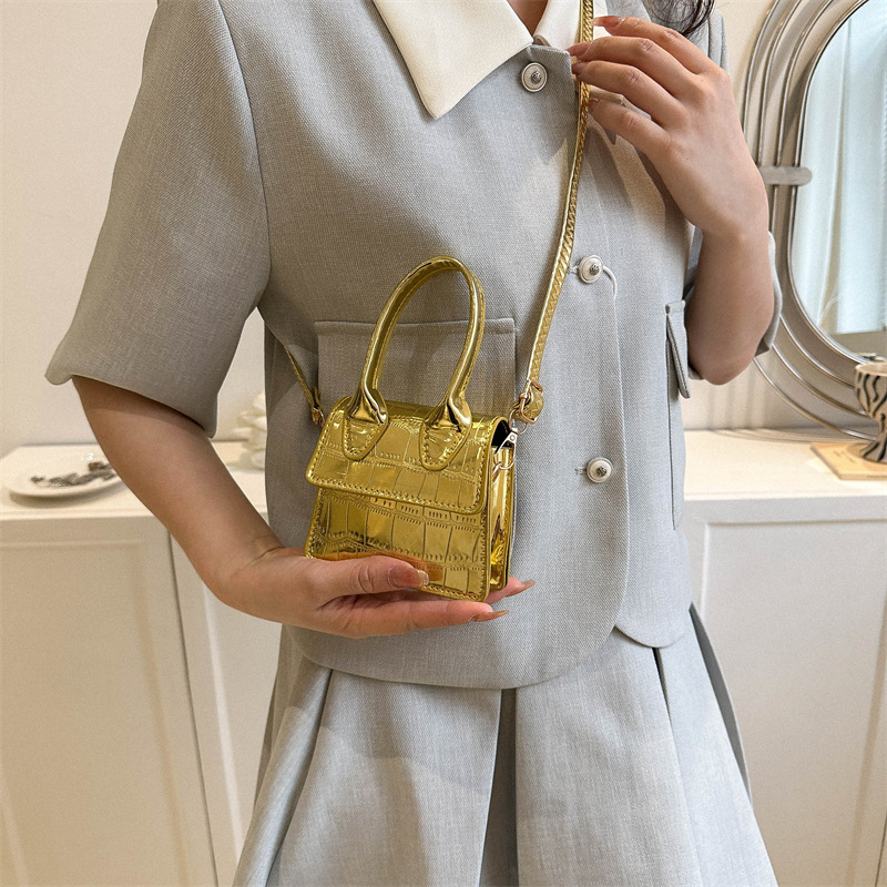 187g Weight Sewing Thread Fashion Element Magnetic Buckle Closure Type Single Shoulder Strap Strap Type Shoulder Bag Bags Type Casual Occasion Pu Leather Material Solid Color Pattern All Seasons Season Women's Gender Streetwear Style Square Shape Small Size Women's Small Pu Leather Solid Color Streetwear Sewing Thread Square Magnetic Buckle Shoulder Bag 26