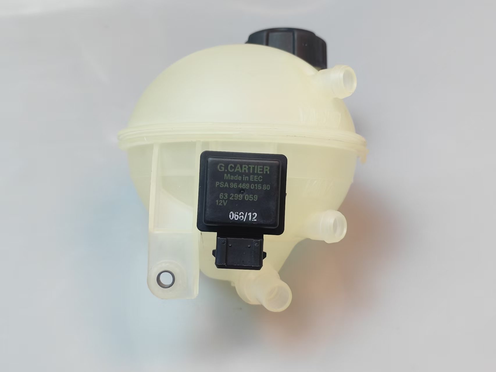 Suitable for Peugeot Citroen Ds5 Auxiliary Water Bottle with Sensor Oe:9672832380 1323Fj