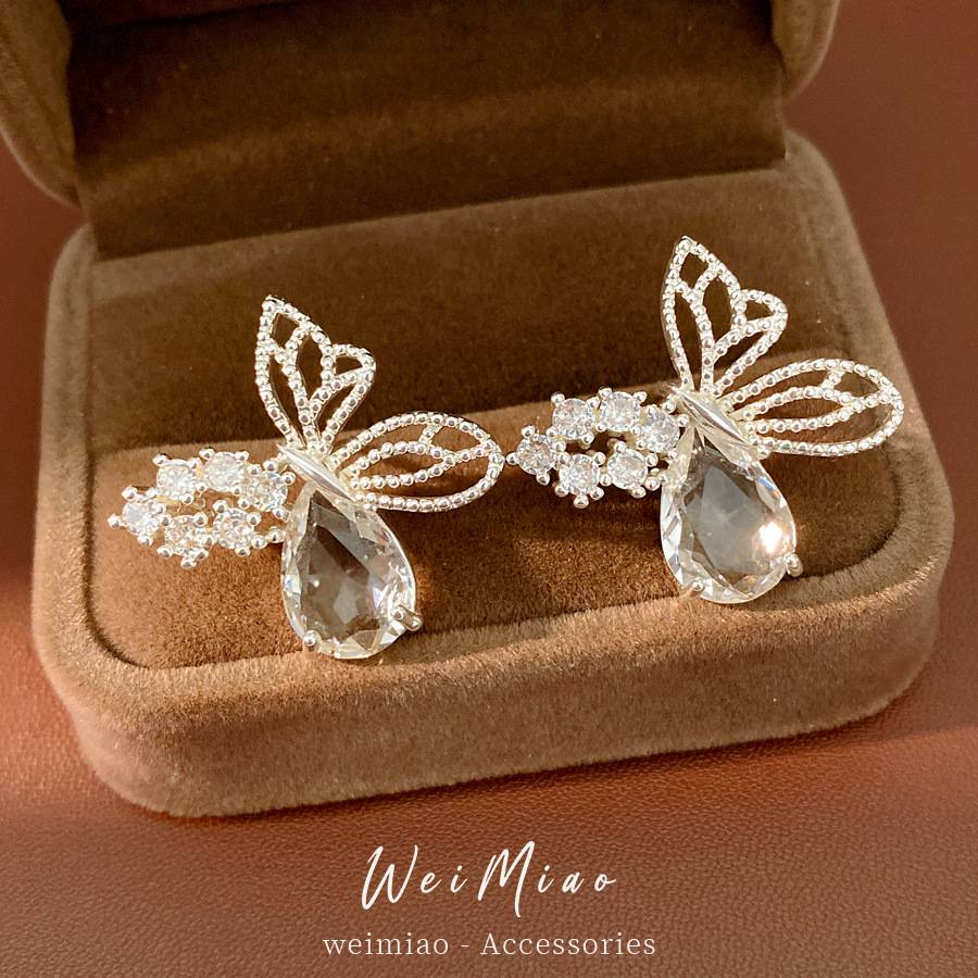 Agujas de plata, mariposas de piedra, gotas de agua, pernos huecos, nicho de moda, pendientes de lujo ligero, pendientes de alta calidad.